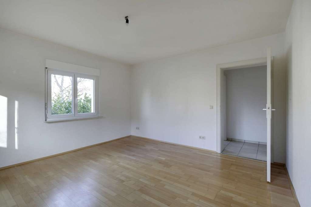 Immobilie in Freiburg im Breisgau - Gepflegte 3-Zimmer-Wohnung mit 2 Balkonen im Erbbaurecht - Bild 1