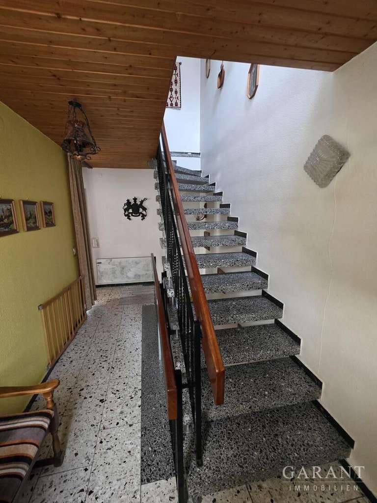 Immobilie in Bodelshausen - Haus für zwei Familien mit großem Garten und vielseitigem Nutzungspotenzial in Bodelshausen - Bild 3