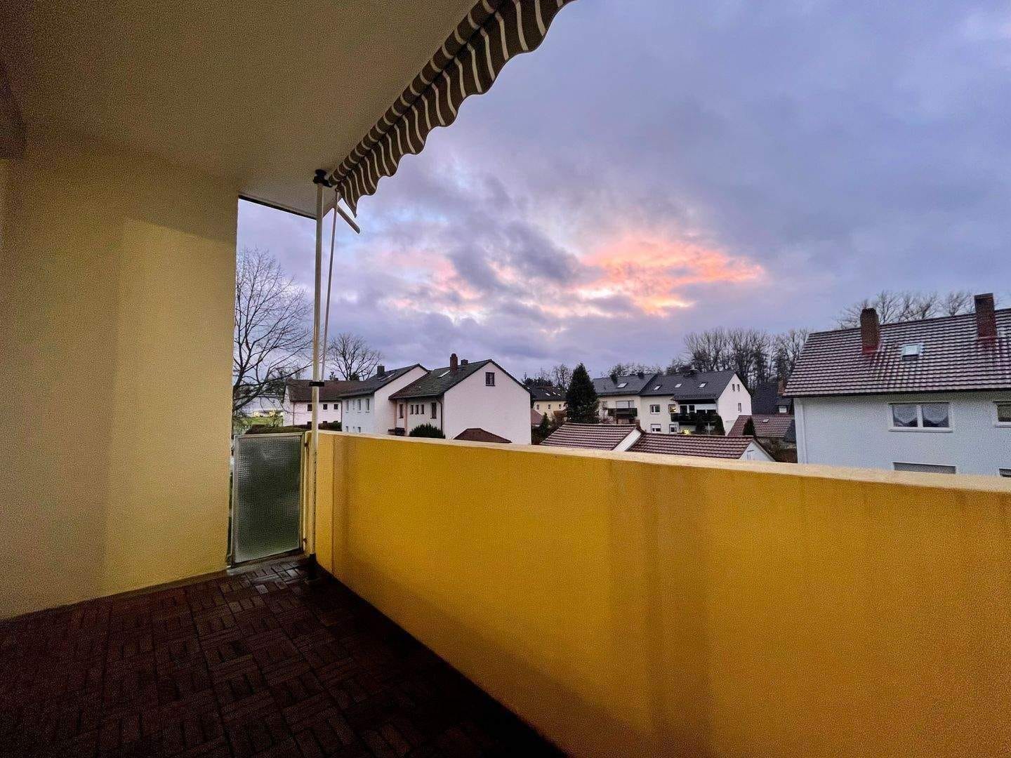 Immobilie in Dietersheim - Ohne Provision & sofort bezugsfähig! Schöne 4-Zimmer-Wohnung mit nettem Südwestbalkon & ca. 86,6 qm im 1.Stock - Bild 2
