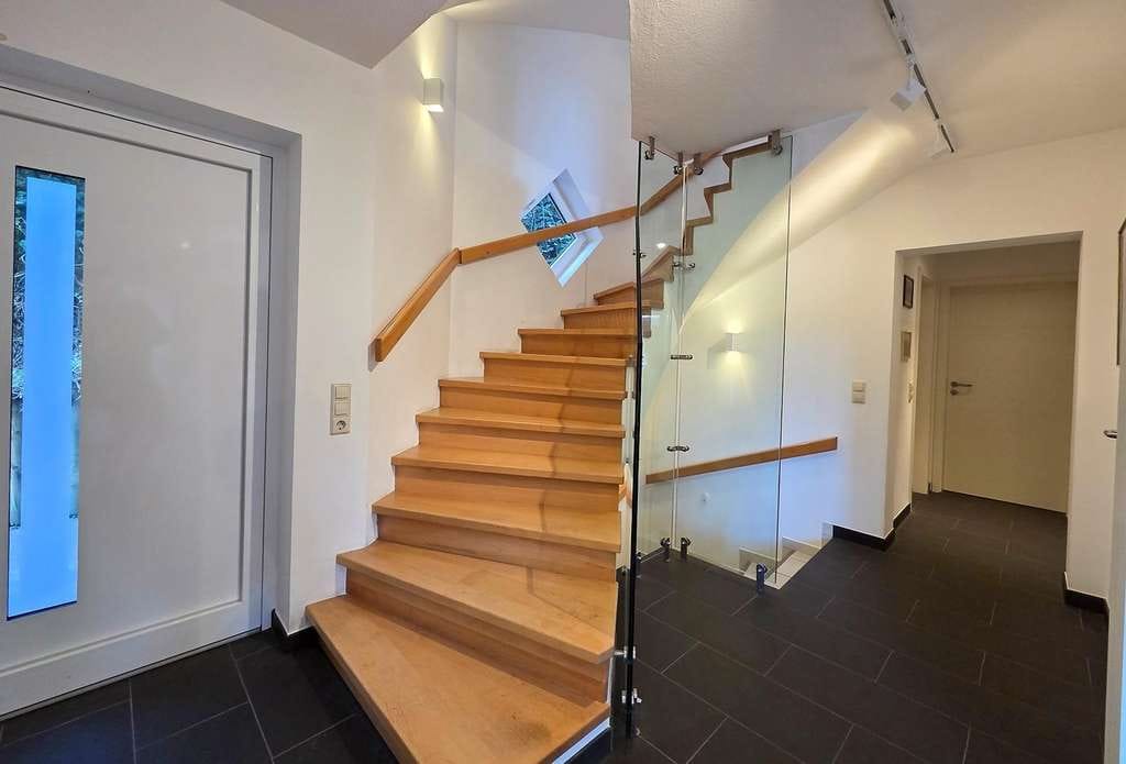 Immobilie in Braubach - Großes Einfamilienhaus, barrierefrei - ohne Maklergebühr - Bild 2