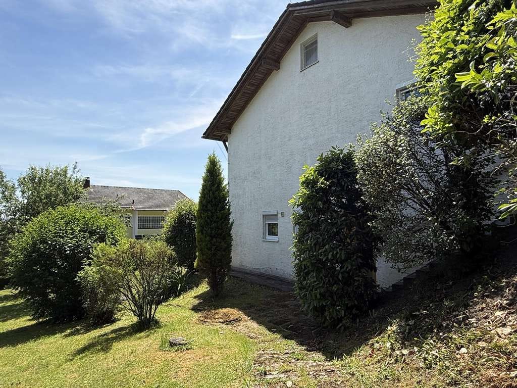 Immobilie in Simbach - Einfamilienhaus mit Nebengebäude, großem Garten und viel Potenzial in sonniger Randlage von Simbach - Bild 2