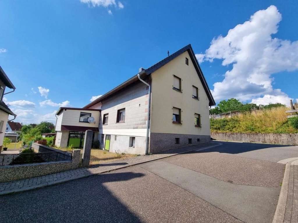 Immobilie in Heltersberg - +++Großzügiges 2-3 Familienhaus mit großem, ebenem Grundstück in sonniger Höhenlage +++ - Bild 2