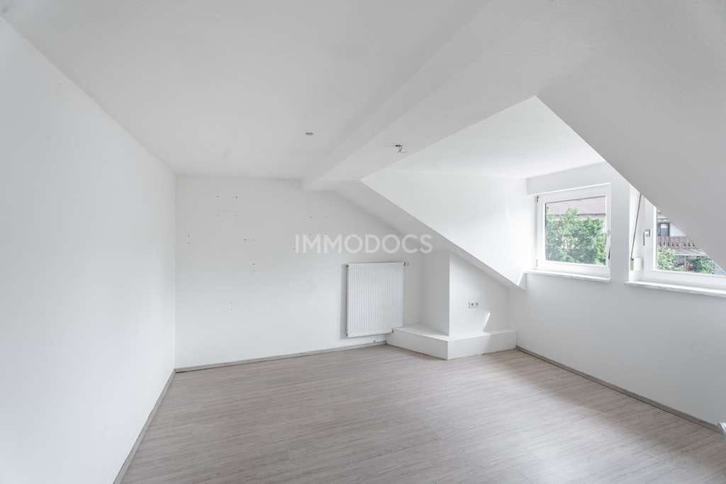 Immobilie in Kempten (Allgäu) - 5-Zimmer Dachgeschosswohnung in ruhiger Lage von Kempten-Neuhausen - Bild 0