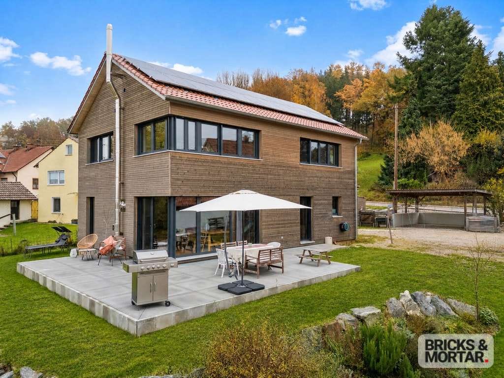 Immobilie in Zusmarshausen - Architekten-Holzhaus
Passivhaus A+, Tesla Powerwall
Energieautark mit Westblick ins Zusamtal - Bild 1