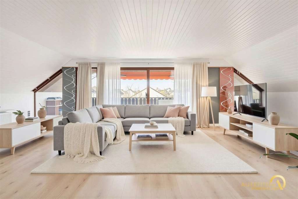 Immobilie in Adelsdorf - Großzügige 6-Zimmer-Wohnung mit Garten, Balkon und Kamin in ruhiger Lage von Adelsdorf - Bild 1