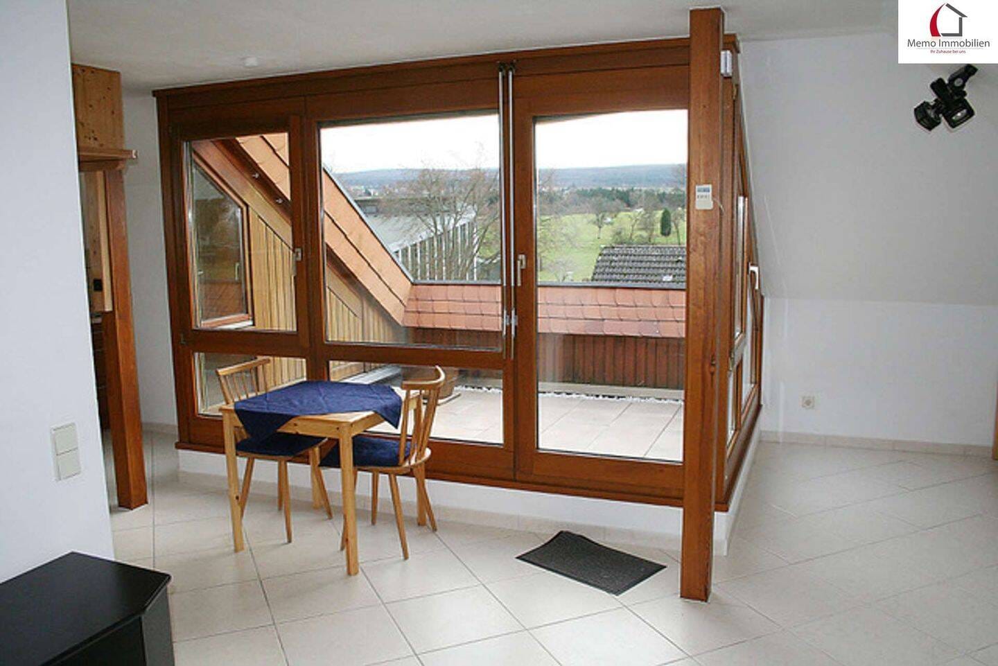 Immobilie in Karlsbad - °°° MODERNE DACHGESCHOSSWOHNUNG MIT TERRASSE, TGL-BAD, EINBAUKÜCHE UND TIEFGARAGE °°° - Bild 2