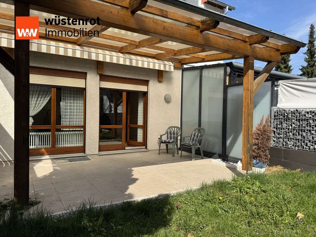 Immobilie in Donzdorf - GEPFLEGTES REIHENHAUS MIT SAUNA, GARTEN & GARAGE IN DONZDORF - Bild 0