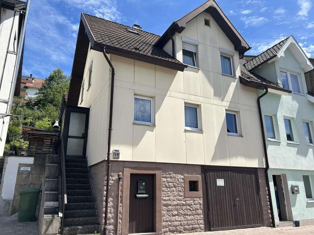 Immobilie in Ispringen - Haus mit Entwicklungspotenzial in begehrter Wohnlage von Ispringen - Bild 0