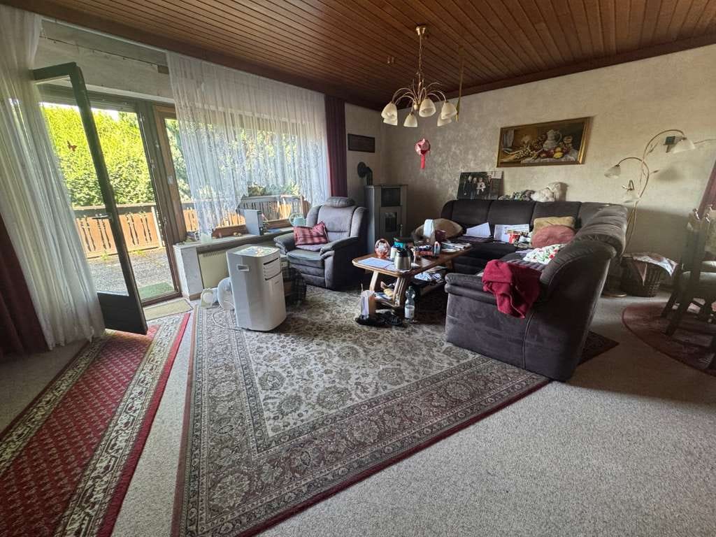 Immobilie in Altenstadt - Sanierungsbedürftiges 1-2 Familienhaus in Sackgassenlage von Lindheim! - Bild 3