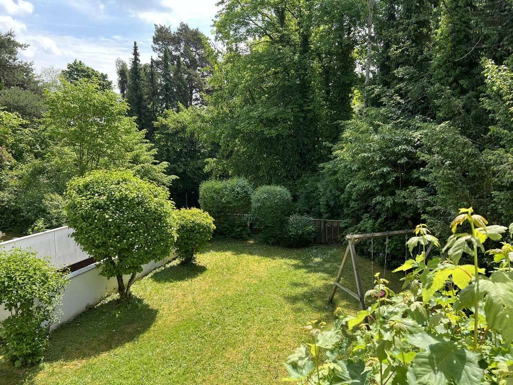 Immobilie in Pullach im Isartal - Geothermie - Pullach - helle, große Wohnung auf parkähnlichem Grundstück - Bild 1