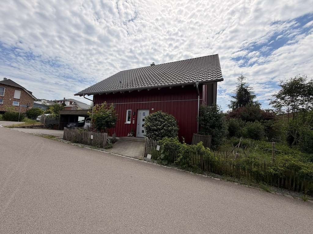 Immobilie in Oberroth - Exklusives Einfamilienhaus in der Nähe von Babenhausen: Modernes Haus (KFW 55) mit Terrasse & privat - Bild 1