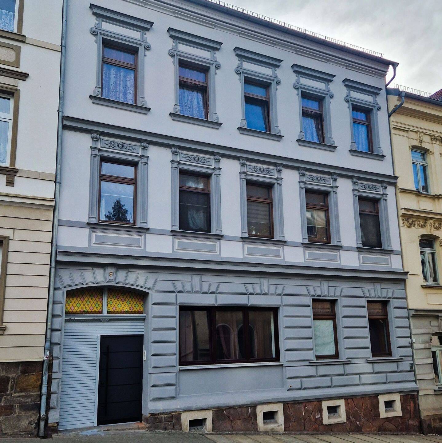 Immobilie in Werdau - vollvermietetes MFH mit denkmalgeschützter Fassade - Invest mit Faktor 11,98 - Bild 0