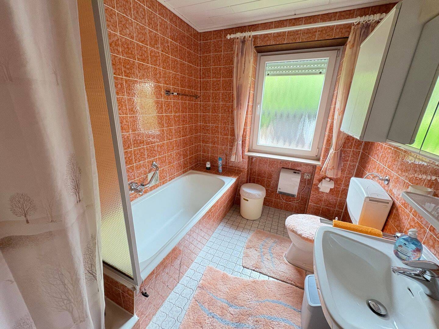 Immobilie in Dudeldorf - Großzügiges Einfamilienhaus mit Einliegerwohnung auf traumhaftem 1.500 m² Grundstück in Dudeldorf - Bild 3