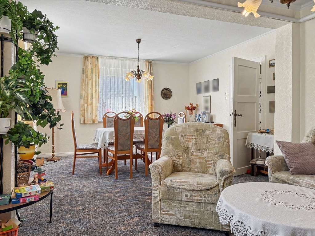 Immobilie in Ribnitz-Damgarten - Zwei Häuser auf einem Grundstück mit Hof und gepflegtem Garten in Ribnitz-Damgarten - Bild 4