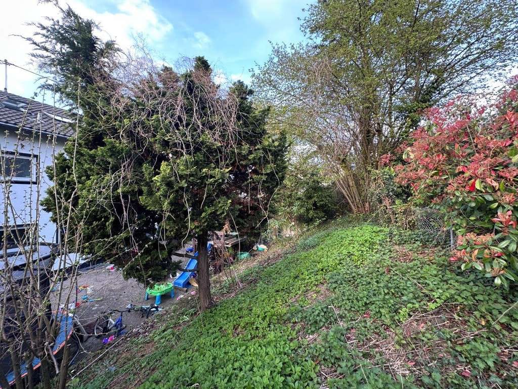 Immobilie in Weitersburg - Solides Dreifamilienhaus mit großen Wohnungen - Bild 3