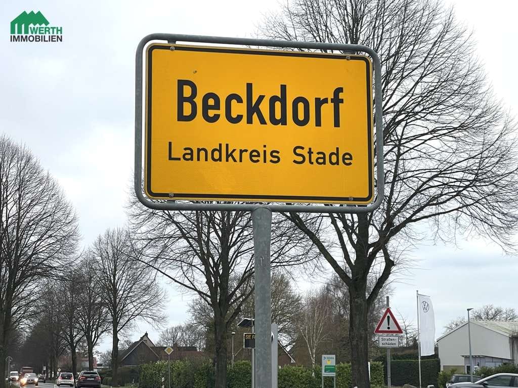 Immobilie in Beckdorf - Neuwertige KfW-55-Doppelhaushälfte mit Südgarten & Ausbaureserve in Beckdorf *** 360 Grad Rundgang * - Bild 1