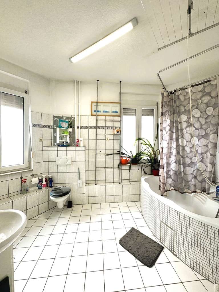 Immobilie in Iffezheim - ***Großzügig und Zentral*** Hübsche Zwei-Zimmerwohnung in Iffezheim zu verkaufen*** - Bild 3