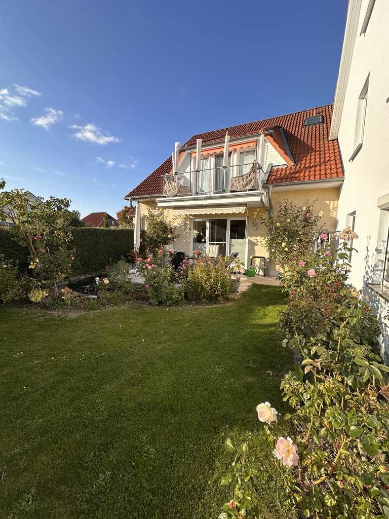 Immobilie in Elmenhorst/Lichtenhagen - Wohnen an der Ostsee! Reihenhaus mit 3 abgeschlosssenen WE und vielfältiger Nutzungsmöglichkeiten - Bild 0