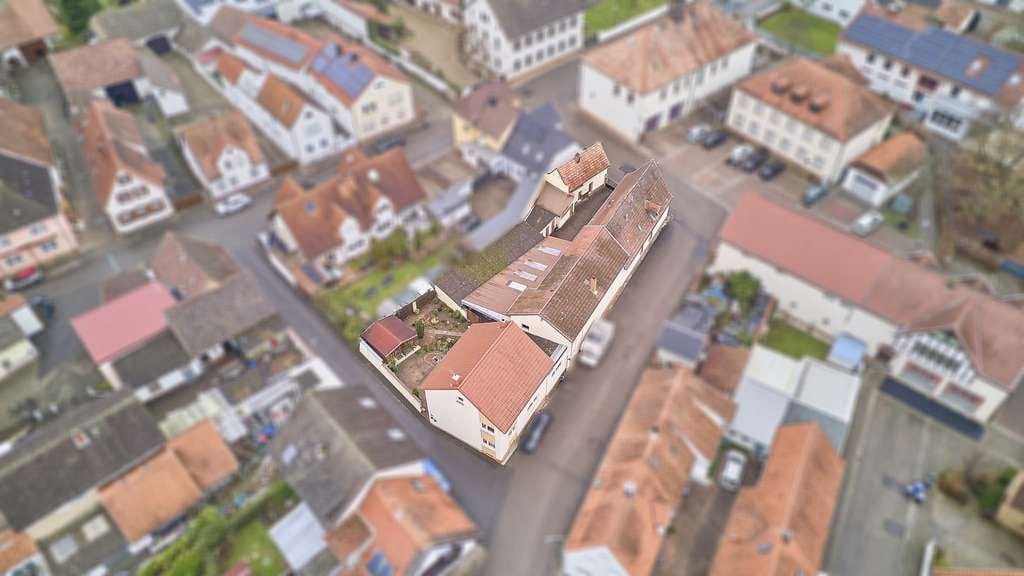Immobilie in Römerberg - Großzügiges Anwesen in Römerberg-Mechtersheim mit vielseitigen Nutzungsmöglichkeiten - Bild 0