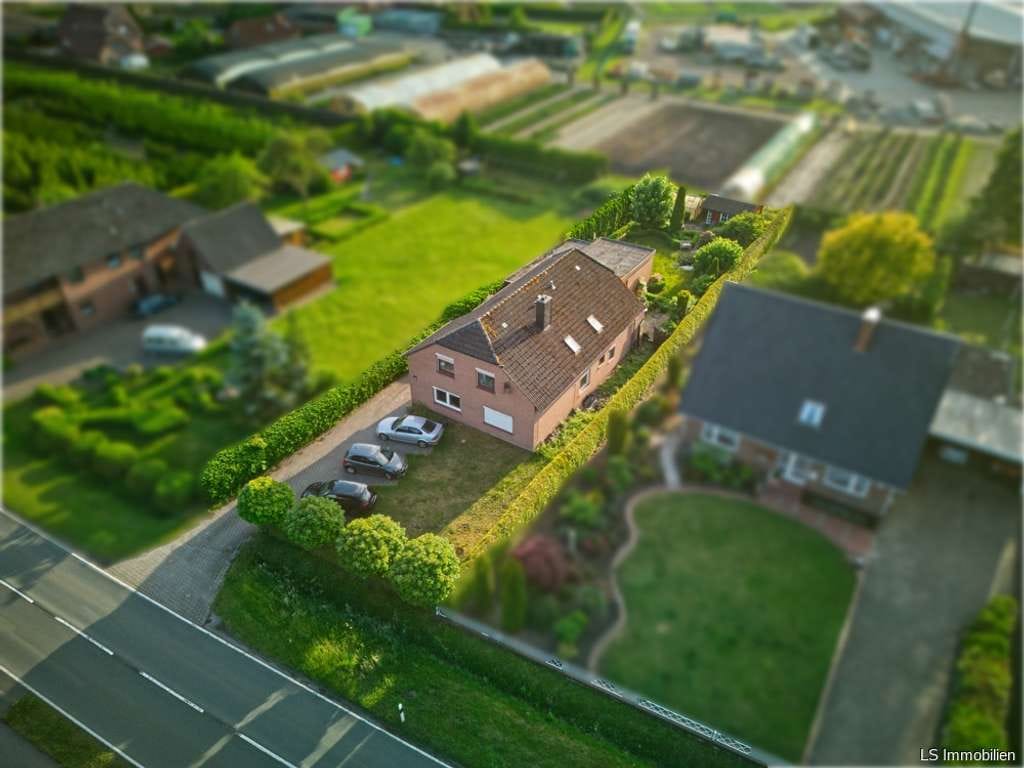 Immobilie in Bad Zwischenahn - Ein /  Zweifamilienhaus in Bad Zwischenahn/Ekern - Bild 0