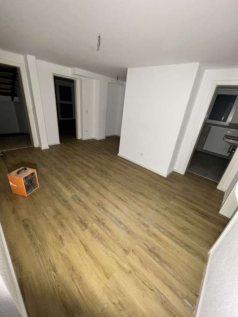 Immobilie in Kusterdingen - Kusterdingen, sonnige 4,5 Zimmerwohnung im Obergeschoss mit kleinem Balkon - Bild 2