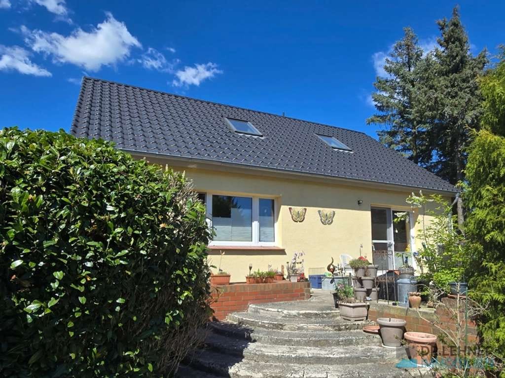 Immobilie in Hohen Demzin - Dr. Lehner Immobilien NB-
Landhausidylle mit vielseitig nutzbarem Nebengelass - Bild 4