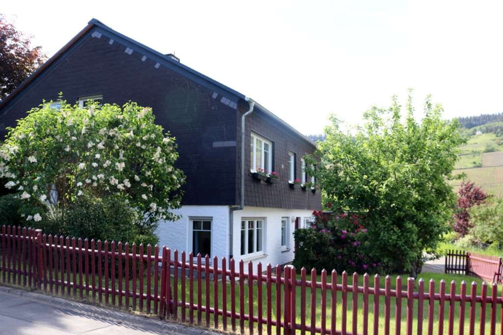 Immobilie in Traben-Trarbach - Tolles Einfamilienhaus mit Einliegerwohnung & tollem Garten - Bild 3