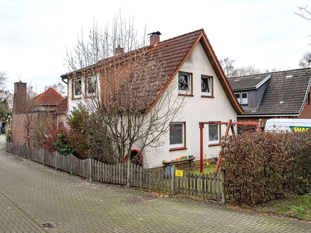 Immobilie in Oldenburg - Für Kapitalanleger: Langfristig vermietetes Einfamilienhaus in ruhiger Wohnlage - Bild 0