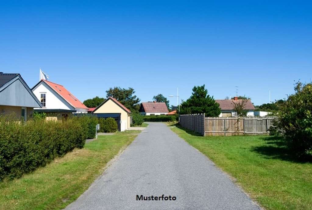 Immobilie in Dollerup - Einfamilienhaus mit Gewerbeeinheit - Wohnen und Arbeiten vereint - Bild 0