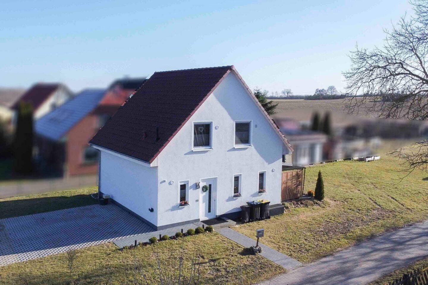 Immobilie in Feldberger Seenlandschaft - Modernes 4-Zimmer-EFH (BJ 2020) mit großem Garten & Feldblick - ideal für Familien - Bild 0