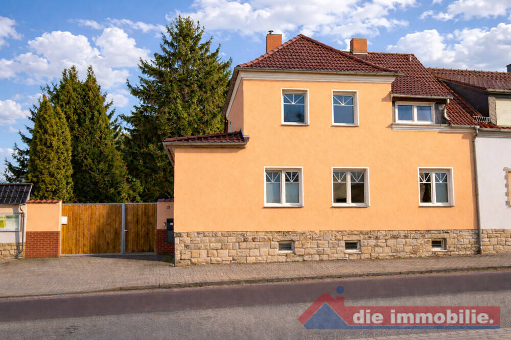 Immobilie in Kroppenstedt - ***Komfortabel wohnen in Kroppenstedt - modernisierte Doppelhaushälfte mit Doppelgarage und PV-Anlage*** - Bild 4