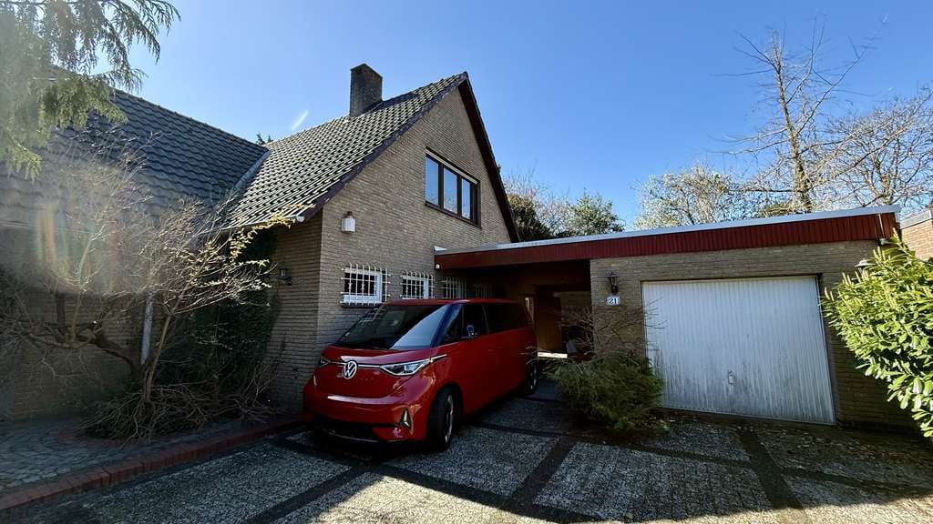 Immobilie in Wiefelstede - Großzügiges Einfamilienhaus mit 209 m² Wohnfläche auf 1.333 m² in ruhiger Bestlage von Wiefelstede - Bild 3