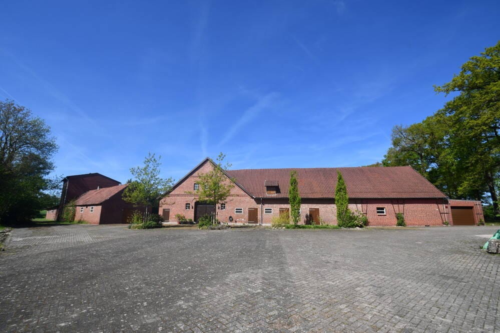 Immobilie in Hemsloh - Attraktiver Resthof mit zwei Wohneinheiten und Tierhaltung in Niedersachsen - Bild 0