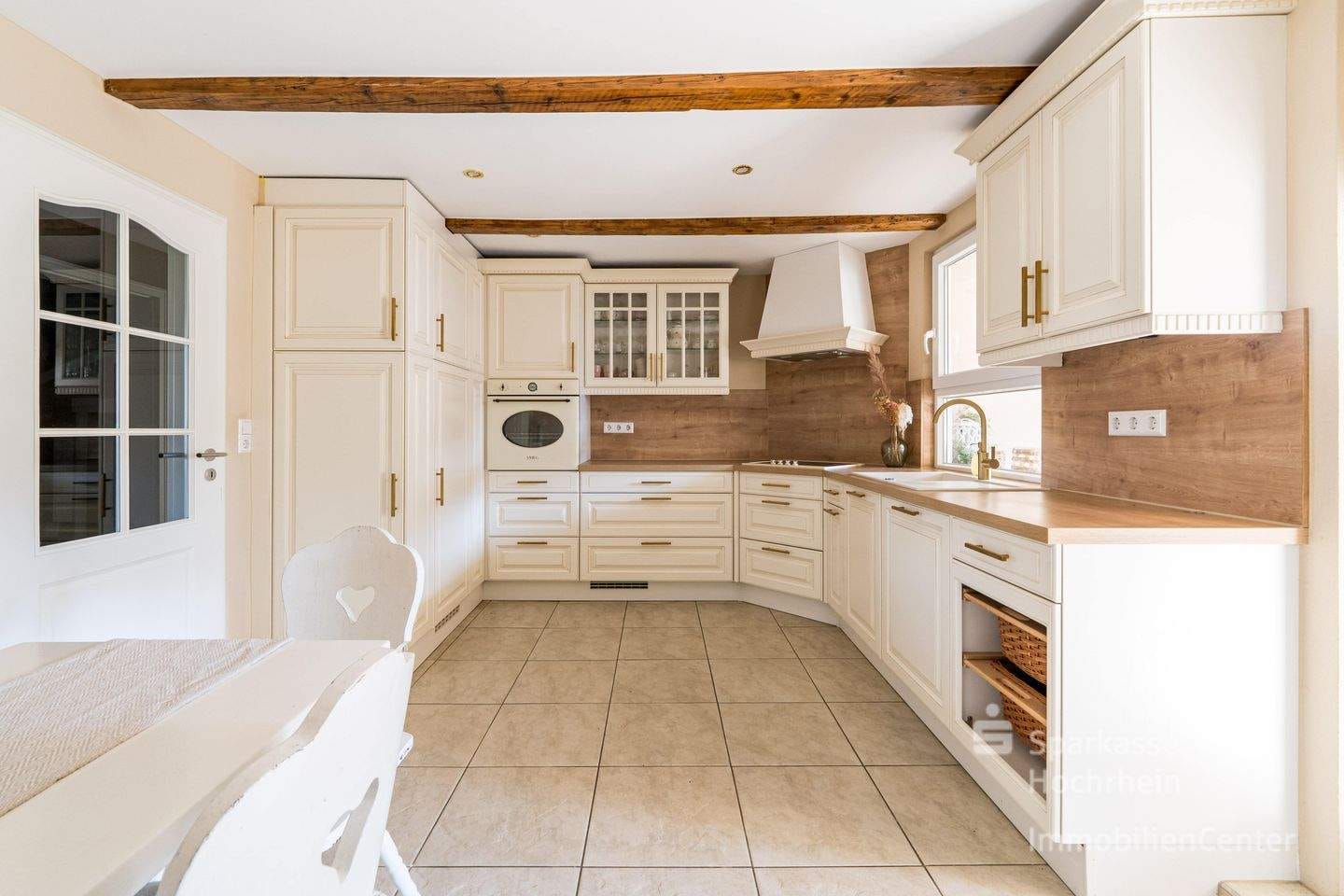 Immobilie in Laufenburg (Baden) - Wohnen am Dreispitz! Geräumige und moderne 4-Zimmerwohnung mit über 125 qm und tollem Freisitz - Bild 1