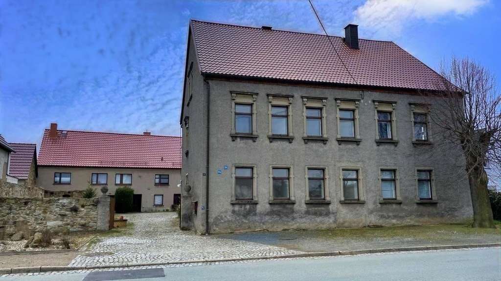 Immobilie in Liebschützberg - Zwei Wohnhäuser und eine Werkstatt - Bild 1