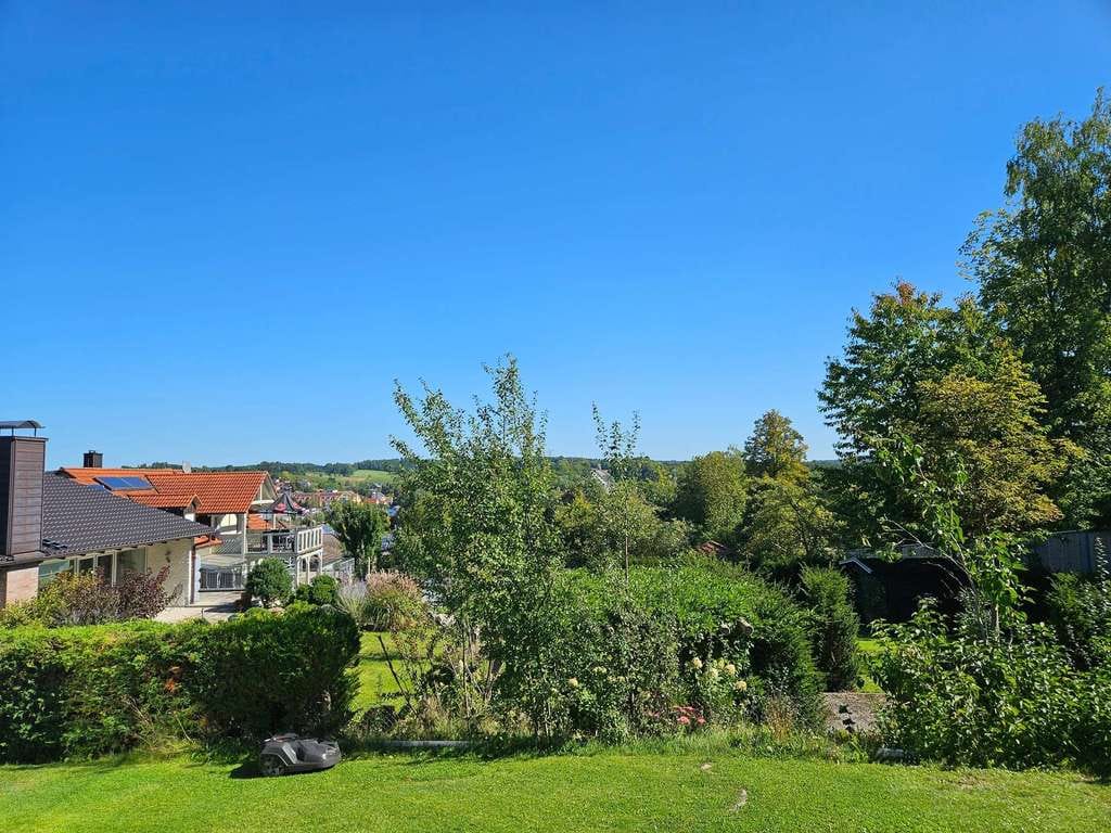 Immobilie in Wolnzach - Wolnzach! Wohnhaus mit zwei Wohneinheiten und großem Grundstück! Kachelofen/Wintergarten/Pool/Sauna! - Bild 4