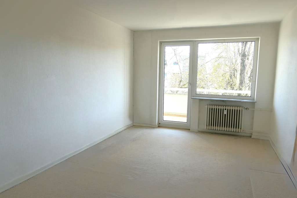 Immobilie in Bad Soden - Bad Soden Stadtmitte, Wohnung zum Renovieren, ruhige Lage, 4. Stock, 2 Balkone, Stellplatz, frei - Bild 4