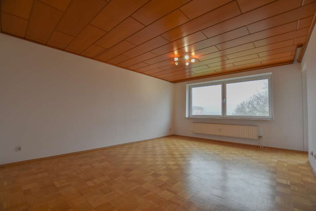 Immobilie in Isernhagen - KUNZE: gut geschnittene Wohnung mit großem Wohnzimmer und Balkon in Altwarmbüchen - Bild 1