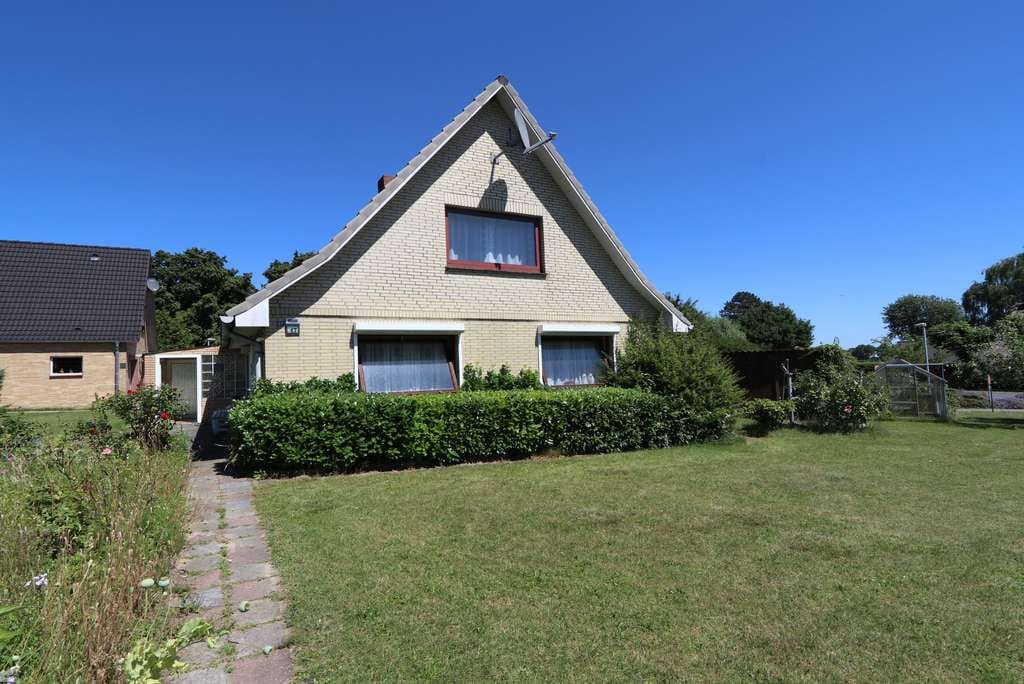 Immobilie in Basedow - Großes Einfamilienhaus mit liebevoll angelegten Garten und Potential! - Bild 4