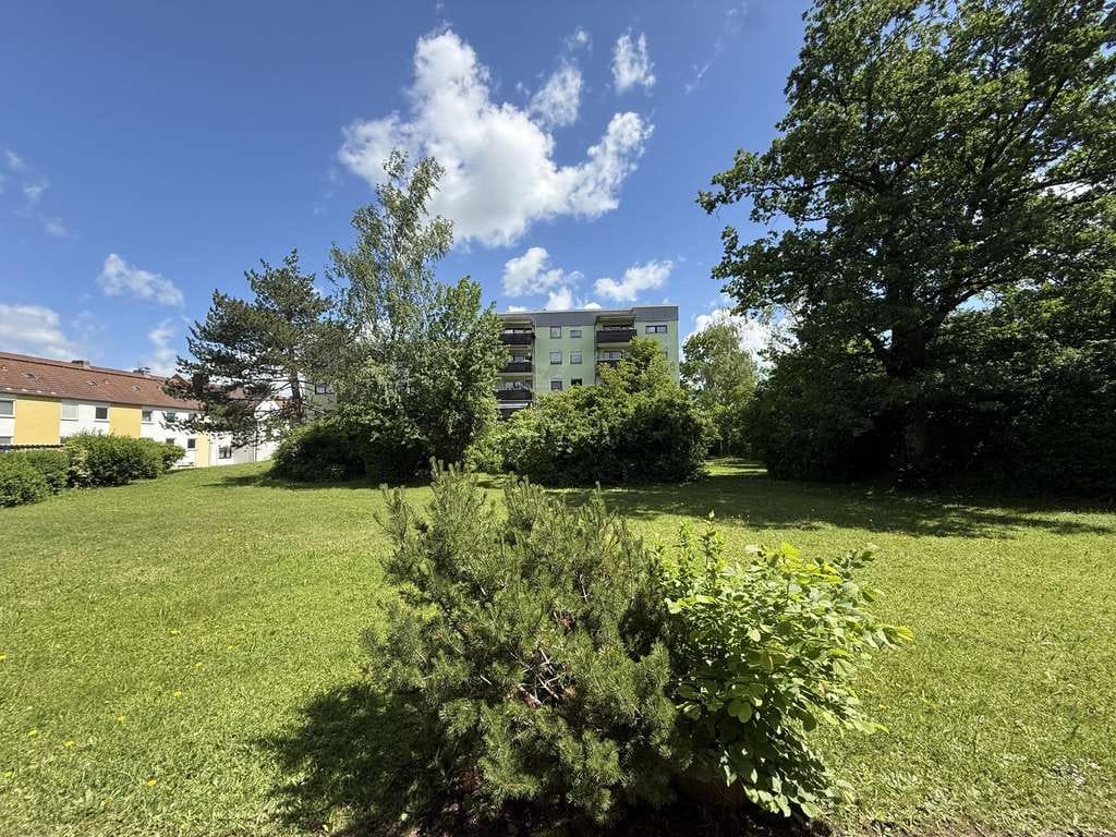 Immobilie in Gilching - Schöne 4-Zimmer Wohnung in attraktiver Lage in Gilching mit Blick ins Grüne  - Bild 0