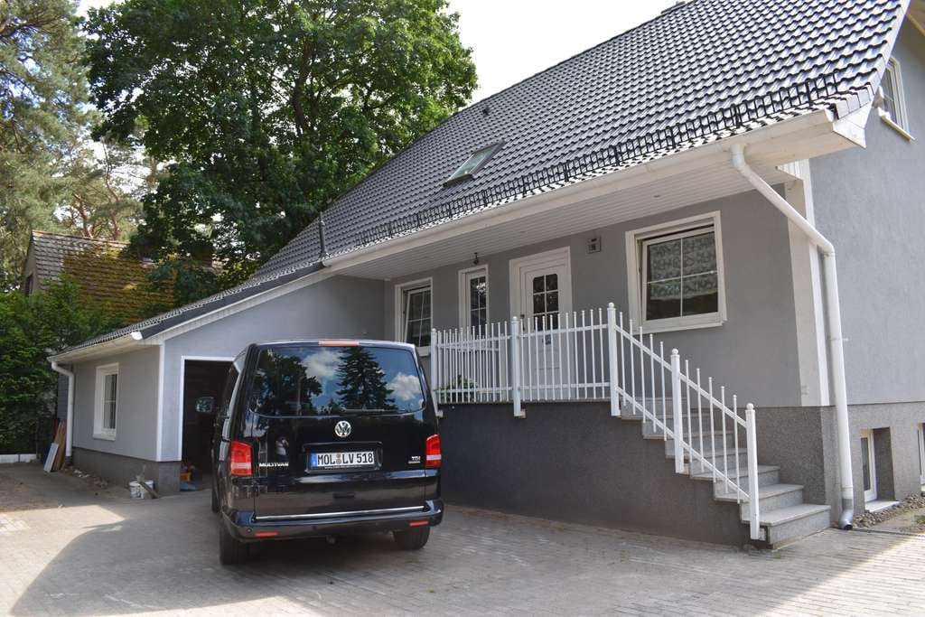 Immobilie in Neuenhagen bei Berlin - Einfamilienhaus (mit ELW und Souterrain)Bj.2000 (provisionsfrei) - Bild 0