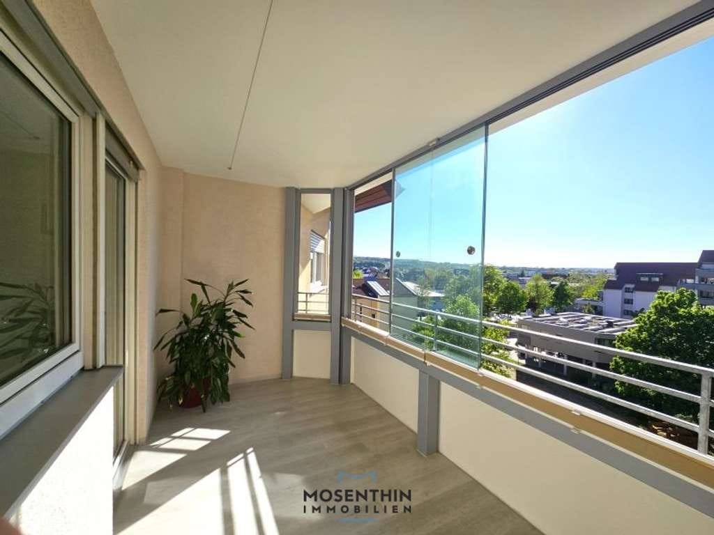 Immobilie in Salach - Attraktive und komfortable 3,5 Zi.-Wohnung  in zentraler Lage von Salach, mit Balkon, Aufzug, Garage - Bild 3
