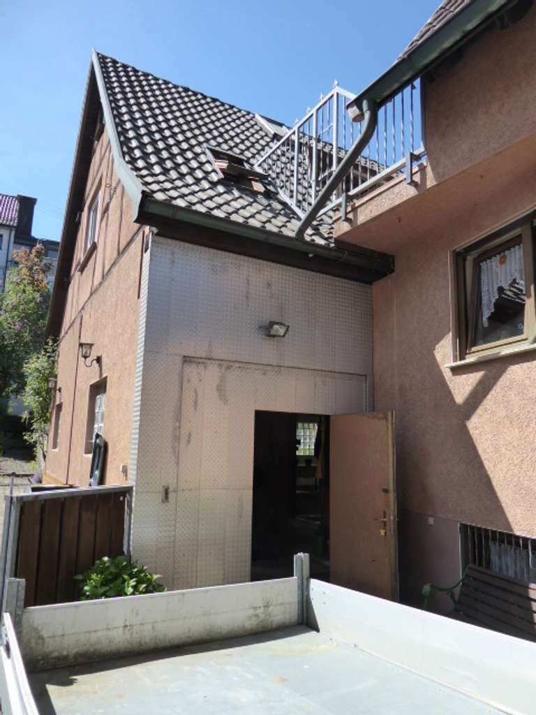 Immobilie in Benningen am Neckar - Einfamilienhaus mit Scheune / kleine Werkstatt (kein Garten) Hobbyräume - Bild 1