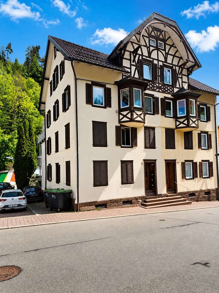 Immobilie in Lauterbach - Mehrfamilienhaus mit ca. 8% Rendite und weiterem Entwicklungspotenzial in Lauterbach zu verkaufen - Bild 1