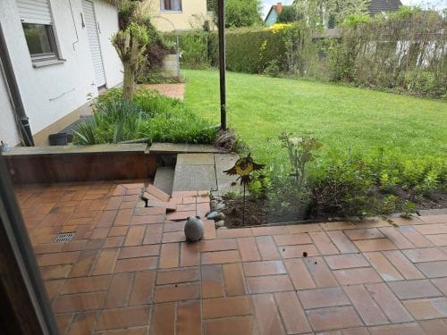 Immobilie in Niederwerrn - Großzügiges 3-Familienhaus,  ebenerdige Praxis / Arztpraxis in 97464 Niederwerrn (ID 10479) - Bild 1