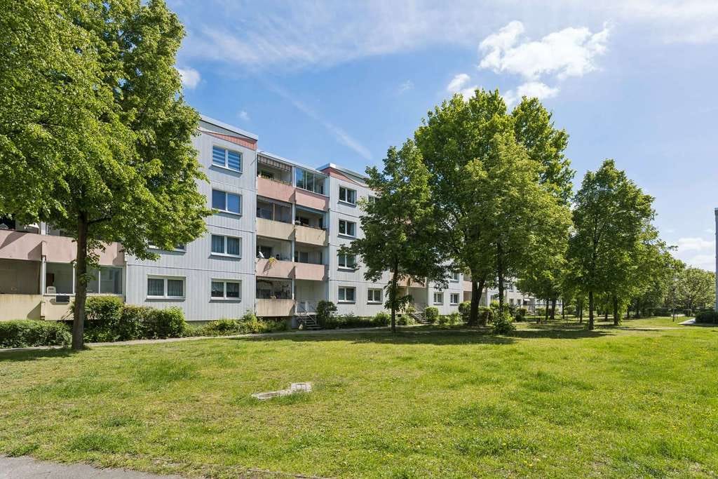 Immobilie in Rüdersdorf bei Berlin - Der erste Schritt ins Eigentum – Modernisierte 3 Zimmer mit Balkon und Stellplatz - Bild 0
