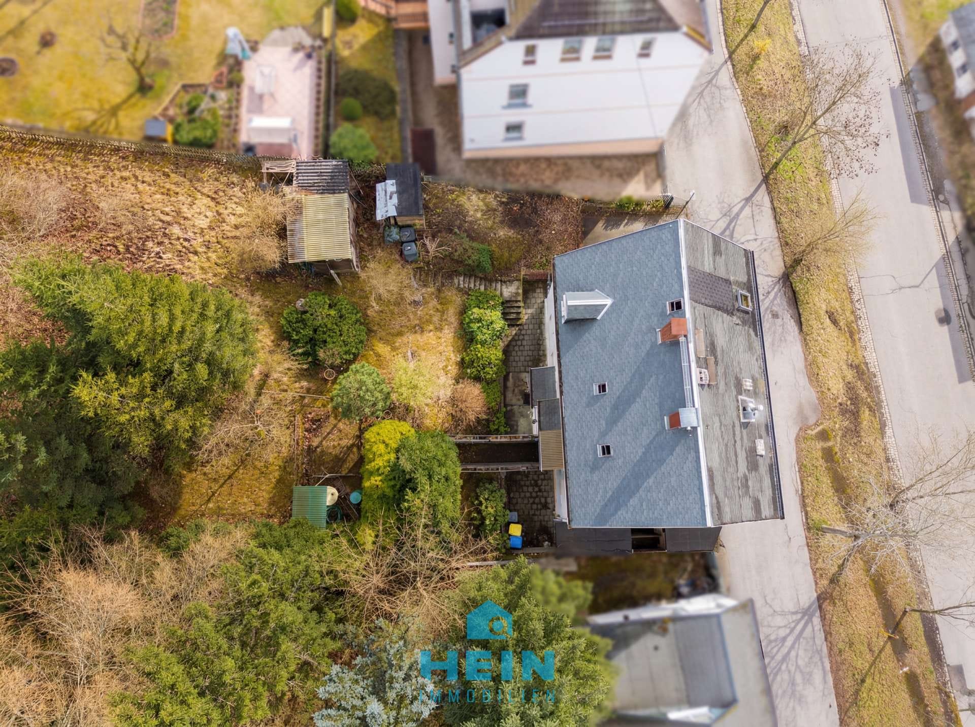 Immobilie in Aue-Bad Schlema - Träume brauchen Räume! Großzügiges Zweifamilienhaus mit Potential am Fuße des Heidelsbergs in Aue! - Bild 3