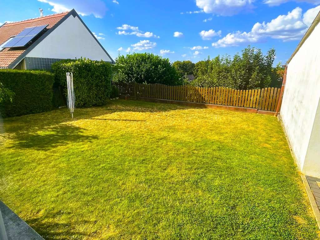 Immobilie in Niddatal - VON PRIVAT Großzügiges lichtdurchflutetes Ein-| Zweifamilienhaus mit Kamin, Keller, Garten u. Garage - Bild 3