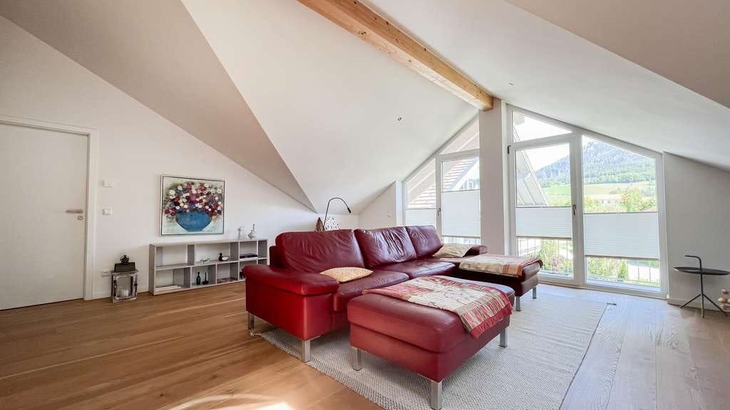 Immobilie in Ruhpolding - Stilvolle Dachgeschoss-Wohnung - exquisit & lichtdurchflutet - Bild 1