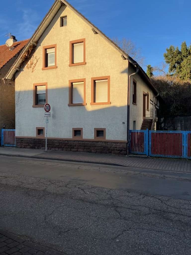 Immobilie in Königsbach-Stein - Einfamilienhaus mit 3,5 Zimmern in Königsbach-Stein - Bild 0